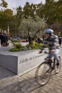 Jardin du 13 Novembre 2015 à Paris