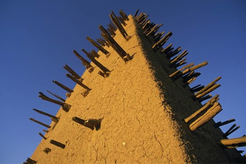 Minaret, mosque in Agadez, Niger