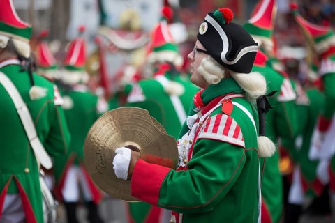 Musician with cymbals in uniform
