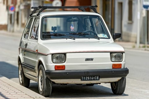 White FIAT 126