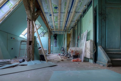 Extension of an attic apartment in an old house