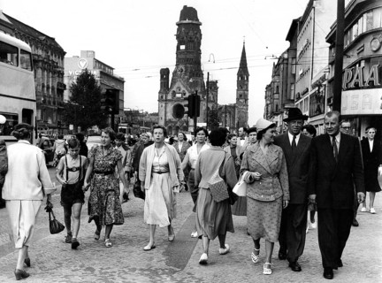 Strolling on the Kudamm