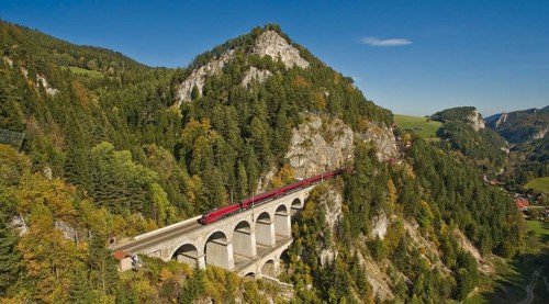 Semmering Railway runs via Krauselklause viaduct