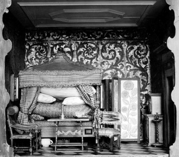 Dollhouse bedroom from the first half of the 17th century