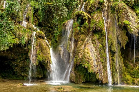 Waterfall of Tufs