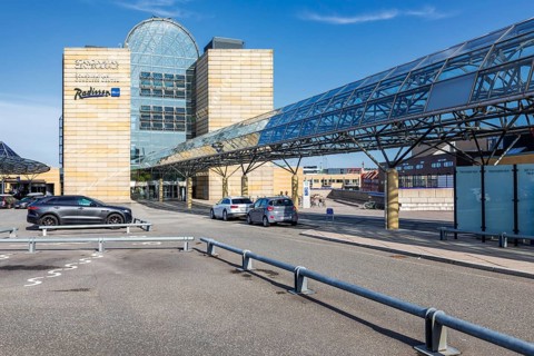 Entrance to Radisson Blu Scandinavia Hotel