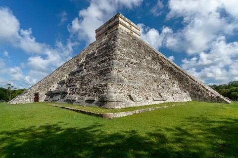Pyramid El Castillo