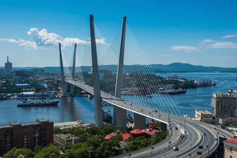 Overlook over Vladivostok and the new Zolotoy Bridge