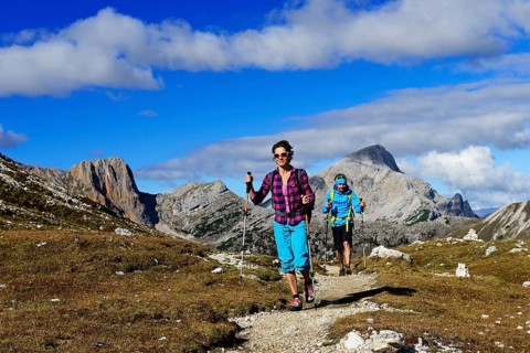 Female hikers in front of the Grosser Rosskopf