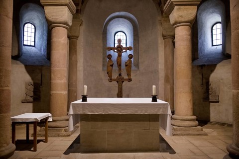 Main altar in honour of the Virgin Mary in the crypt