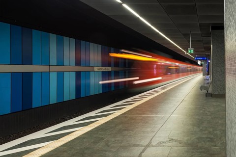 Train coming in at the platform