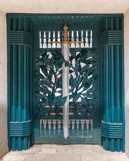 Entrance door to the bayonet moat