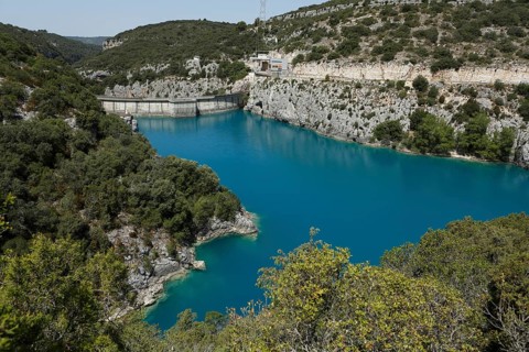 Lake Sainte-Croix mit Staumauer