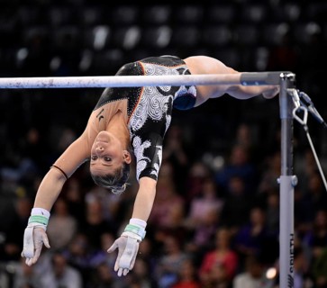 Apparatus gymnastics