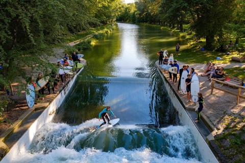 Surfers on Landkanal