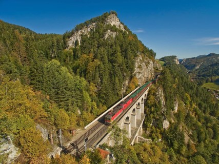 Semmering Railway runs via Krauselklause viaduct