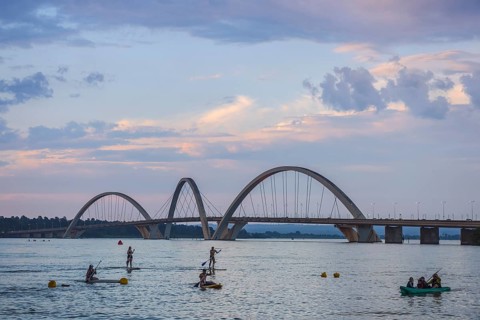 The Juscelino-Kubitschek bridge spans Lake Paranoa