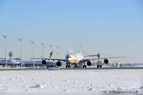 Aircraft de-icing Etihad