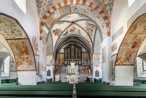 Chancel with organ