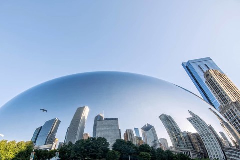 Mirroring sculpture Cloud Gate