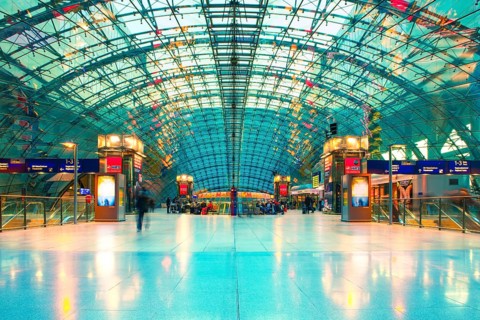 The Hall The Square above the long-distance railway station at Frankfurt Airport