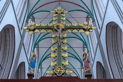 Triumphal cross with Mary and John of 1420