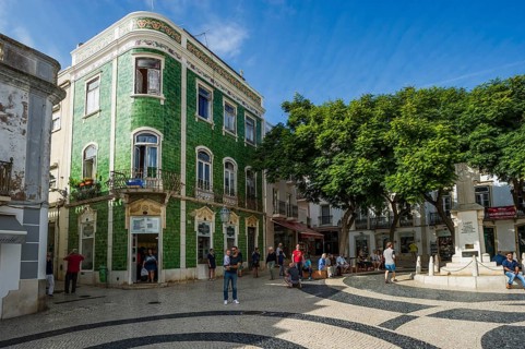 Place Praca Luis de Camoes in the Old Town