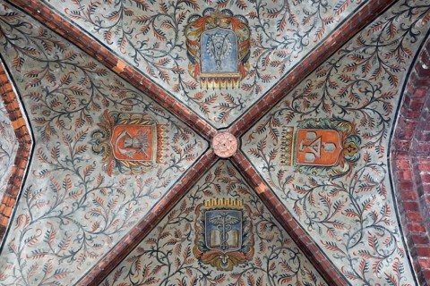 Decorated vault