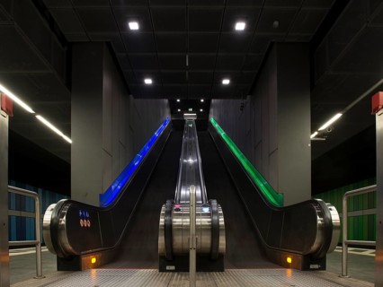 Escalators at the platform