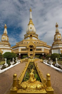 Gilded 101m high Phra Maha Chedi Chai Mongkhon Pagoda