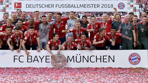 Team FC Bayern celebrates championship under Winner's Arch