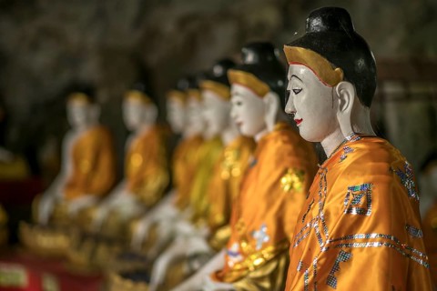 Buddha statues in the Bayin Nyi Cave Temple