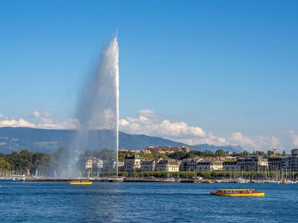 Lake Geneva with the fountain Jet d'Eau
