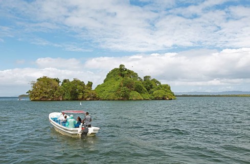 Cayo or rock island