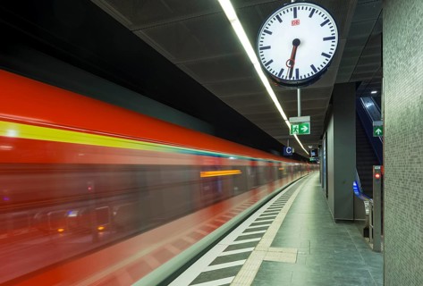 Train coming in at the platform