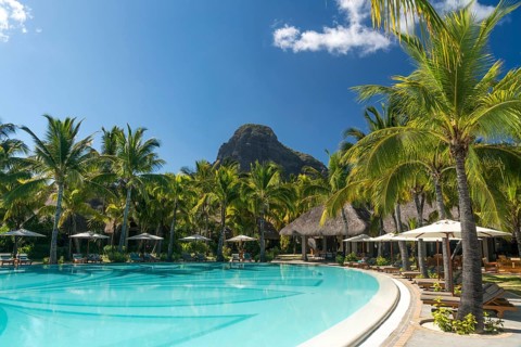 Pool of the Hotel Dinarobin Beachcomber