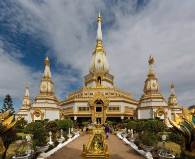 Gilded 101m high Phra Maha Chedi Chai Mongkhon Pagoda