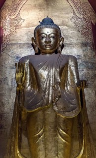 Buddha statue at Ananda Temple