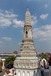Small Prang with wind god Phra Phai on horseback