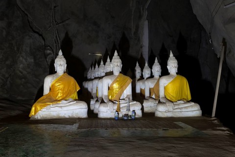 Tham Phra Nawn or sleeping Buddha cave