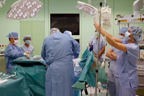 Surgical intervention at birth in the hospital
