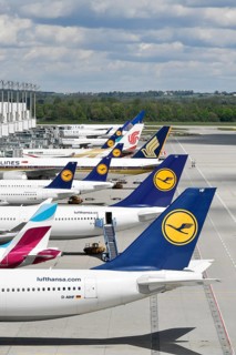 Aircraft of various airlines