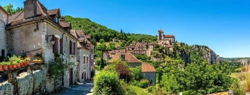 Saint-Cirq-Lapopie on Santiago de Compostela pilgrimage road