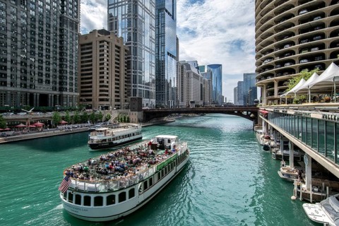 View from the Bataan Corregidor Memorial Bridge to the excursion ship ChicagoÂ´s Leading Lady