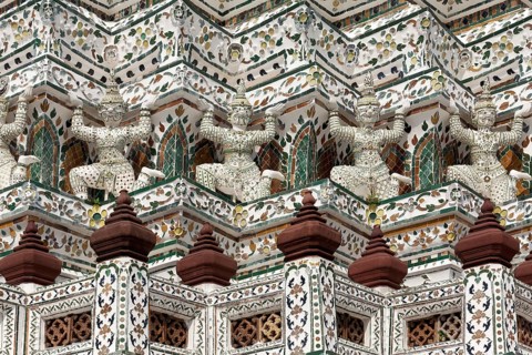 Monkeys as caryatids