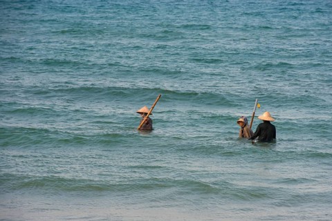 Mussel hunters