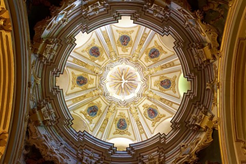 Vaulted ceiling