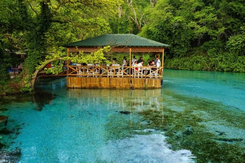 Cafe in Pavillion