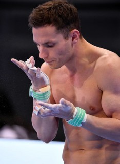 Apparatus gymnastics