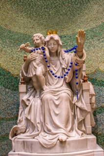 Statue of the Virgin Mary with a child